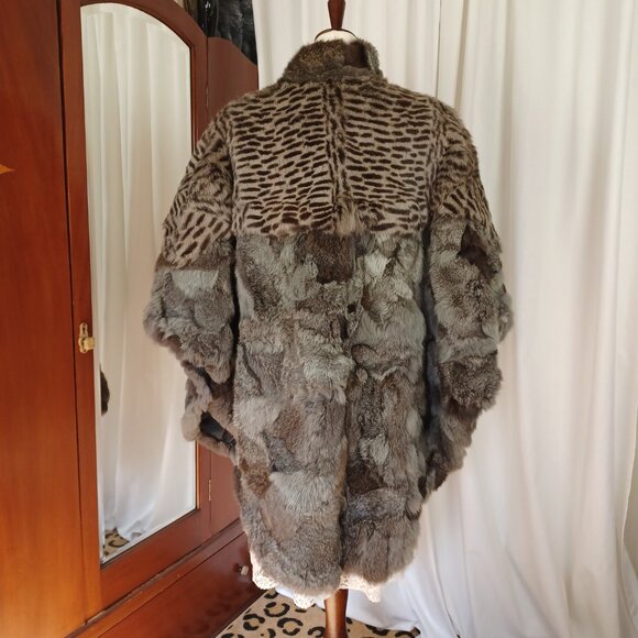 Vintage 80s Rabbit Fur Heavy Cape/Poncho, One Size, Excellent Estate Condition - Picture 4 of 12